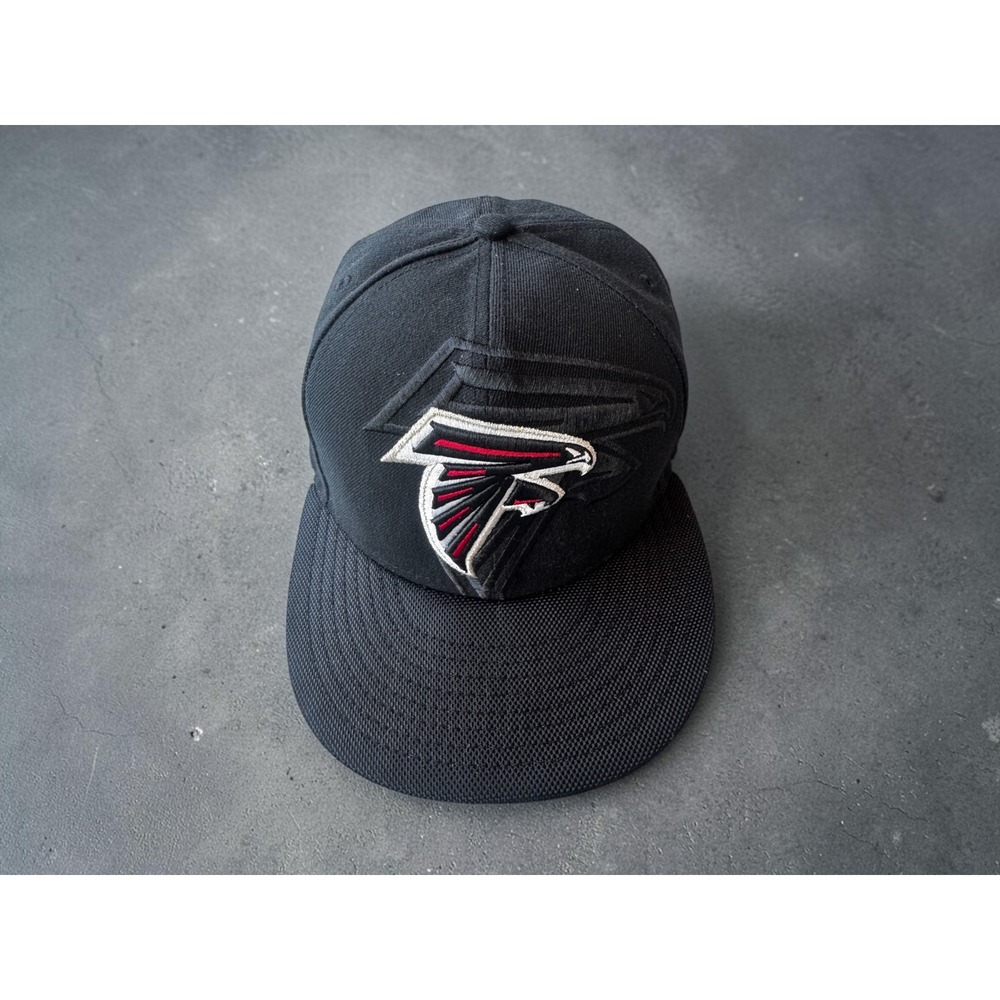 New Era 59FIFTY Atlanta Falcons Fitted Hat 7 3/4 Black Tech Mesh Brim NFL Cap